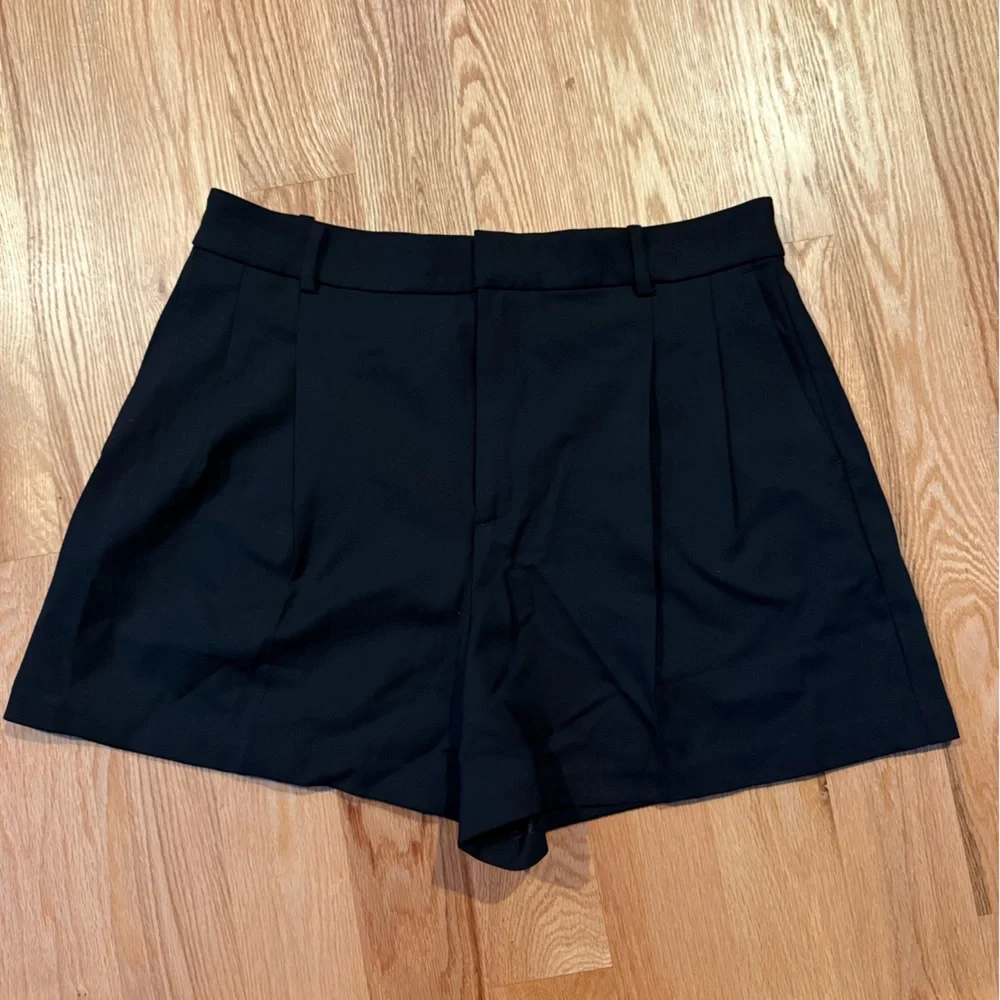 Madewell Women's Black Shorts - Picture 1 of 4